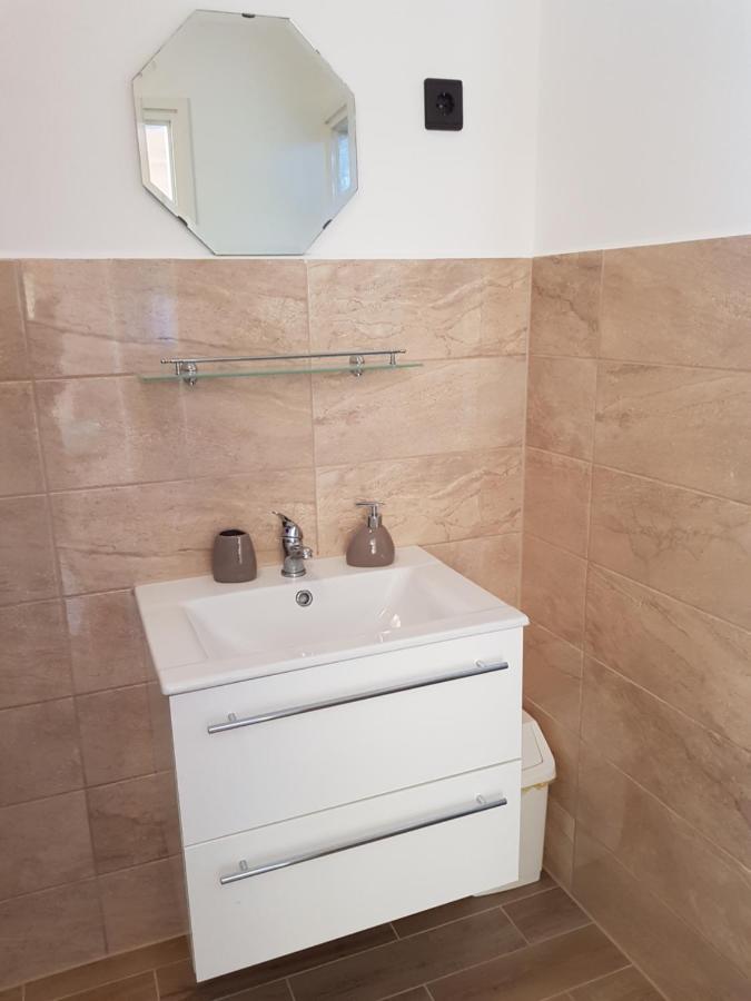 Ferienwohnung Henrietta Apartmanhaz Zalakaros Exterior foto